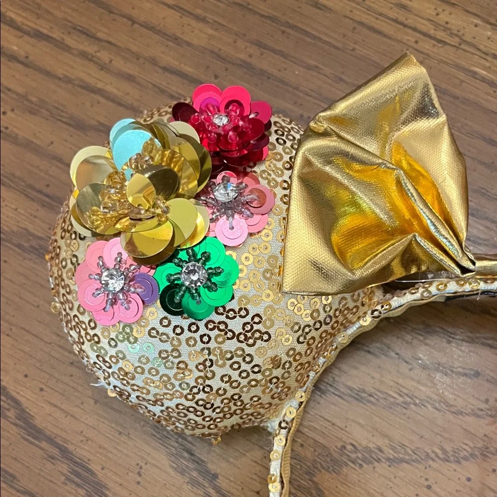 Disney Minnie Mouse Ears headband with‎ sequins and embellishments
